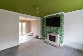 3 bedroom, Semi-detached house for sale