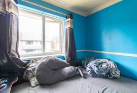 3 bedroom, Semi-detached house for sale