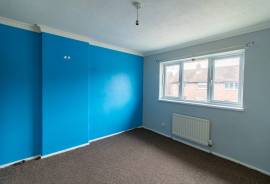 3 bedroom, Semi-detached house for sale