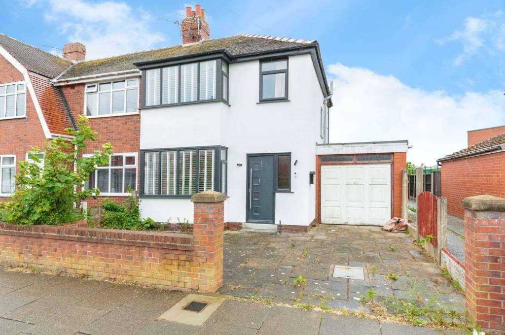 3 bedroom, End of terrace house for sale