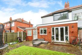 3 bedroom, End of terrace house for sale