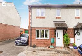 3 bedroom, Semi-detached house for sale