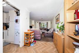 3 bedroom, Semi-detached house for sale