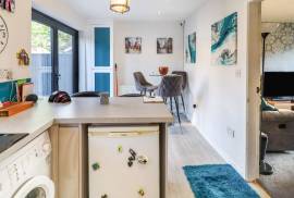 3 bedroom, End of terrace house for sale