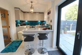 3 bedroom, End of terrace house for sale