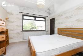 3 bedroom, Semi-detached house for sale