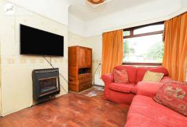 3 bedroom, Semi-detached house for sale