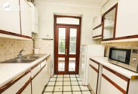 3 bedroom, Semi-detached house for sale