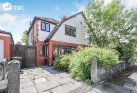 3 bedroom, Semi-detached house for sale