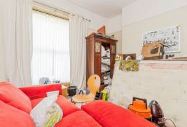 1 bedroom, Ground floor flat for sale