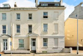 1 bedroom, Ground floor flat for sale