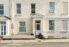1 bedroom, Ground floor flat for sale