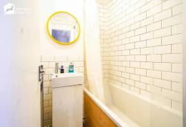 2 bedroom, Maisonette for sale