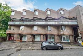 2 bedroom, Maisonette for sale