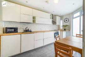 2 bedroom, Maisonette for sale