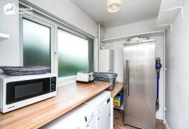 3 bedroom, Detached house for sale
