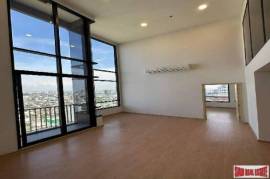 Maru Ekkamai 2 - Spacious 2-Bed Corner Unit, Prime Location near BTS Ekkamai