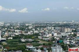 Maru Ekkamai 2 - Spacious 2-Bed Corner Unit, Prime Location near BTS Ekkamai