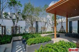 Maru Ekkamai 2 - Spacious 2-Bed Corner Unit, Prime Location near BTS Ekkamai