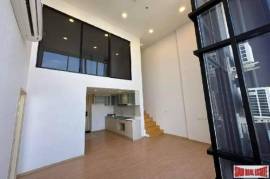 Maru Ekkamai 2 - Spacious 2-Bed Corner Unit, Prime Location near BTS Ekkamai