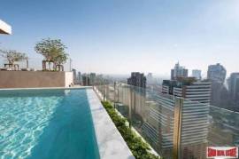 Maru Ekkamai 2 - Spacious 2-Bed Corner Unit, Prime Location near BTS Ekkamai