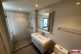 Maru Ekkamai 2 - Spacious 2-Bed Corner Unit, Prime Location near BTS Ekkamai