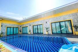 5 Bedroom Thai Style Modern Pool Villa For Sale