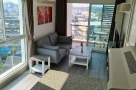 1 Bed, Well Furnished Top Floor Condo in Town