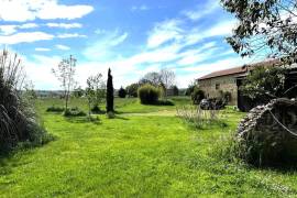 Unique property from 1780 on 4,25 hectares. Plenty of possibilities!