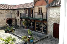 Unique property from 1780 on 4,25 hectares. Plenty of possibilities!