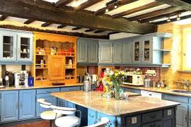 Unique property from 1780 on 4,25 hectares. Plenty of possibilities!
