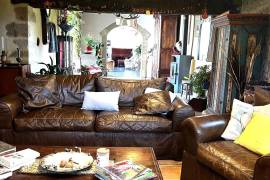 Unique property from 1780 on 4,25 hectares. Plenty of possibilities!