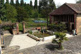 Unique property from 1780 on 4,25 hectares. Plenty of possibilities!