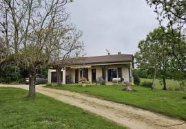 House for sale, 11 rooms - Riguepeu 32320