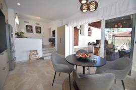 Prachtige gemoderniseerde villa met 5 slaapkamers in Ciudad Quesada