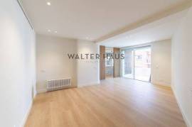 Exterior apartment for sale in Almagro, Madrid