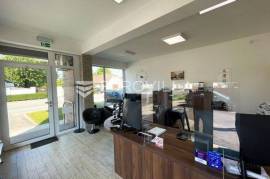 Donji Miholjac, Center - commercial and Residential Property with Three Apartments