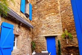 Spacious Fully Renovated Character House With 160 M2 Of Living Space, 5 Bedrooms And A Charming Private Courtyard In A Pleasant Village.