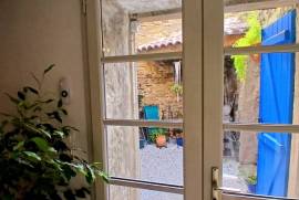 Spacious Fully Renovated Character House With 160 M2 Of Living Space, 5 Bedrooms And A Charming Private Courtyard In A Pleasant Village.