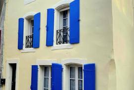 Spacious Fully Renovated Character House With 160 M2 Of Living Space, 5 Bedrooms And A Charming Private Courtyard In A Pleasant Village.