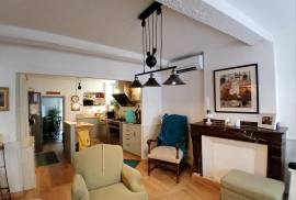 Spacious Fully Renovated Character House With 160 M2 Of Living Space, 5 Bedrooms And A Charming Private Courtyard In A Pleasant Village.