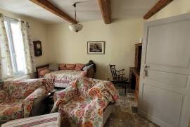 A Fully Renovated Former Winegrower's House With 158 M2 Of Living Space, A Lovely Terrace And Courtyard, Plus A Garage.