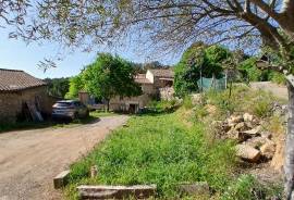 Entirely Renovated Former Stone Barn With 3 Bedrooms And Outbuildings With A Pleasant Garden, Set In An Idyllic Environment In The Heart Of The Garrigue.