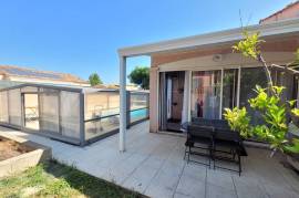 Single-Storey Villa With 125 M2 Of Living Space On 579 M2 Of Land With Swimming Pool, Near Pezenas.