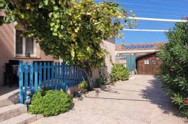Single-Storey Villa With 125 M2 Of Living Space On 579 M2 Of Land With Swimming Pool, Near Pezenas.