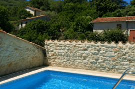 Rare Property Offering A Magnificent Manor House And A Stone Cottage On A Plot Of 793 M2 With Outbuilding And Pool. An Outstanding Opportunity