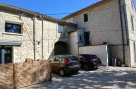 Rare Property Offering A Magnificent Manor House And A Stone Cottage On A Plot Of 793 M2 With Outbuilding And Pool. An Outstanding Opportunity