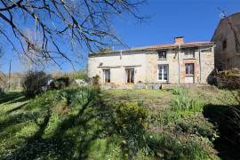 For Sale 5 Bed House with Gardens - Droux - 87