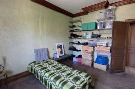 For Sale 3/4 Bed House with Hangar