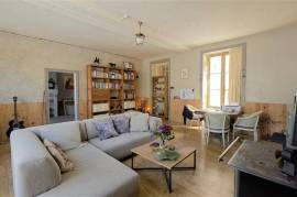 For Sale 3/4 Bed House with Hangar